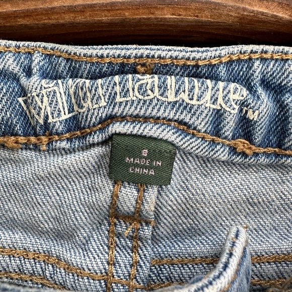 Wild Fable women’s high rise distressed jean shorts size 6 - Picture 3 of 9